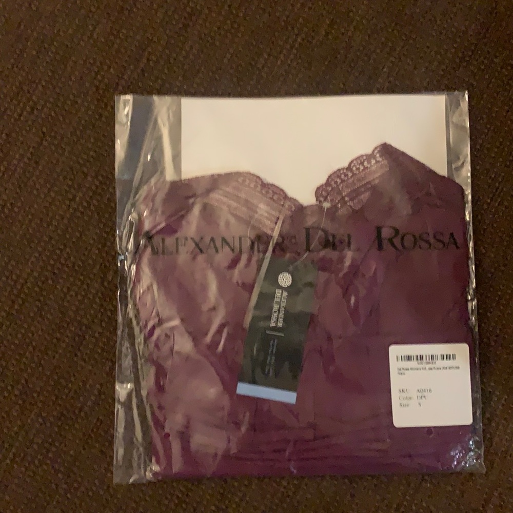 Women’s Alexander del Ross’s nightgown